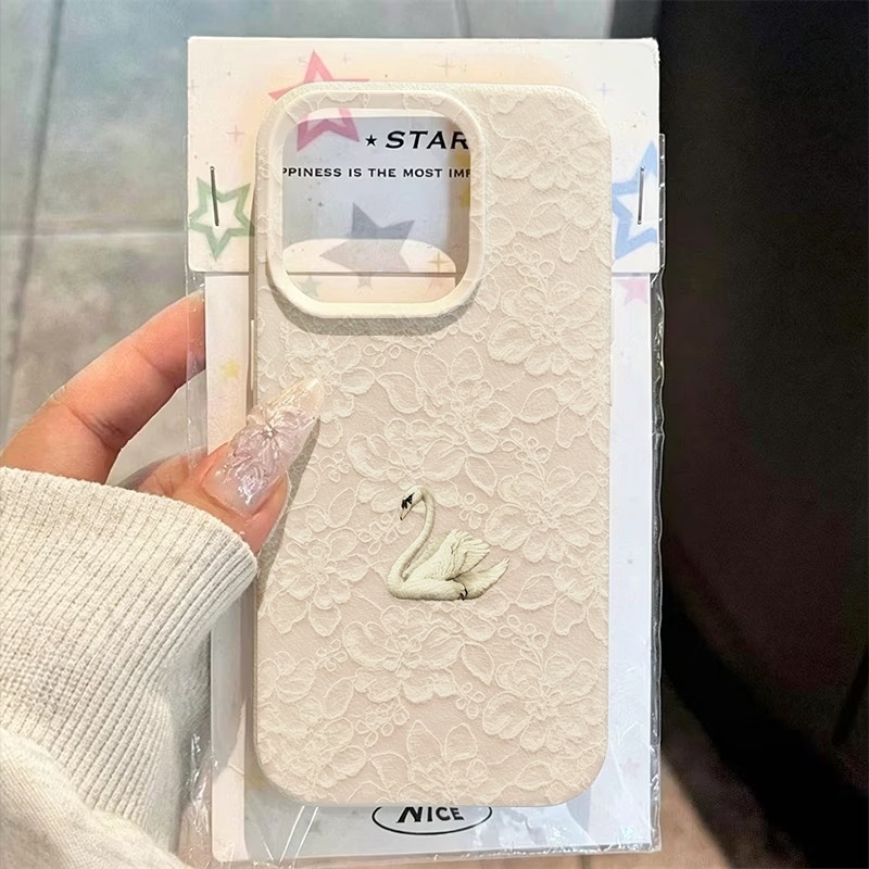 Apple Iphone 15 Pro Max - Dantel Kuğu Desenli Lychee Dokulu Telefon