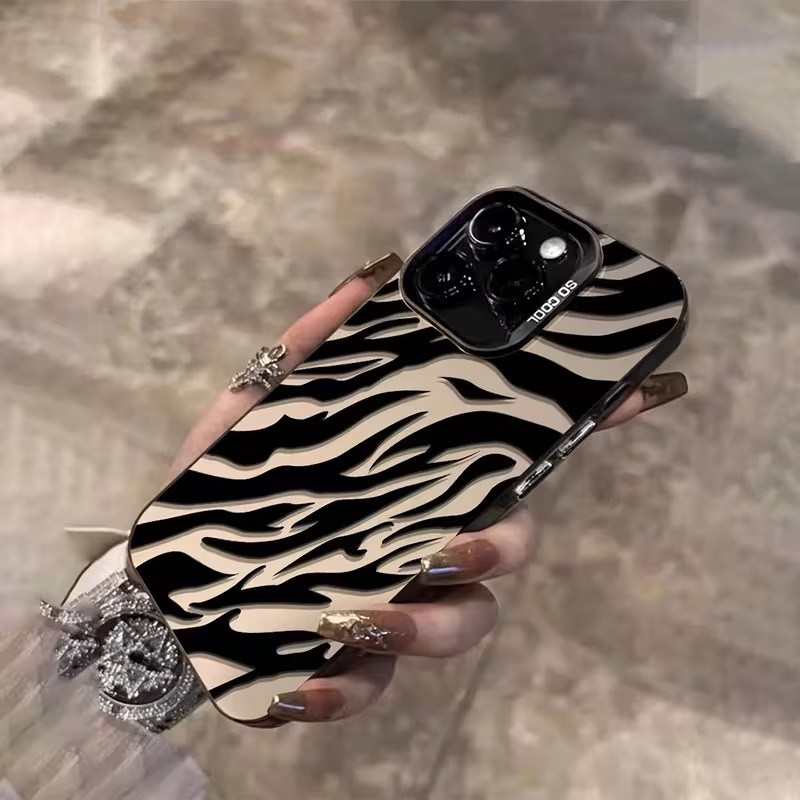 Zebra Desenli Siyah Gelişmiş I - Apple Iphone 15 Pro Max incelemesi ve fiyatı
